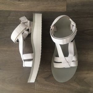 Teva Midform Arivaca